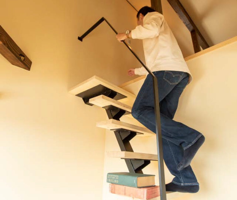 ロフト階段は遊び心◎