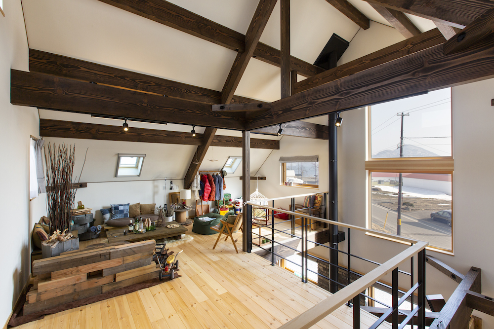 高断熱で開放的な空間、洞爺湖が見える幸せな生活