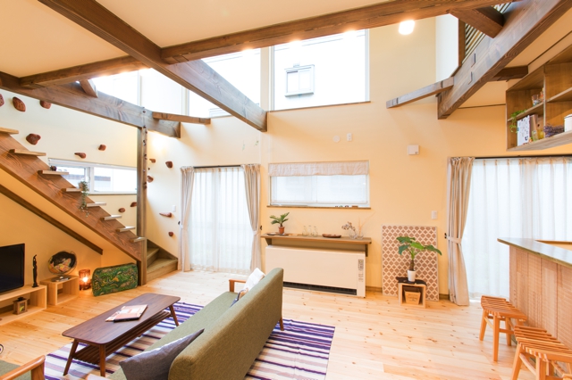 光溢れる大きな吹き抜けの家【登別市】